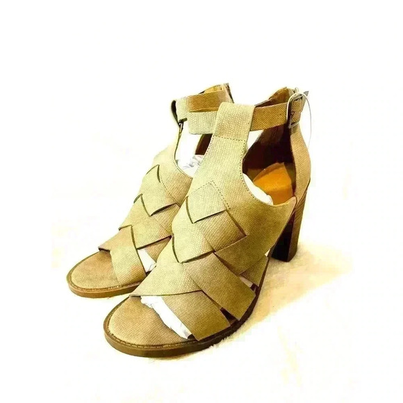 Universal Thread Women’s Auburn block heels - Picture 2 of 7
